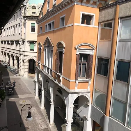 Daire Delle Erbe 4 Udine